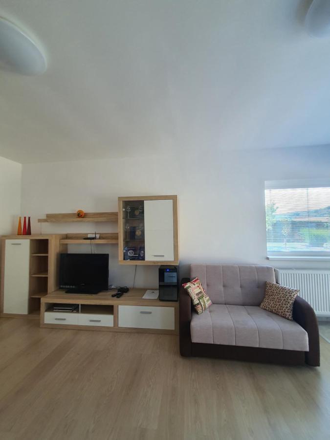 Apartman Kurdejov Hustopeče エクステリア 写真