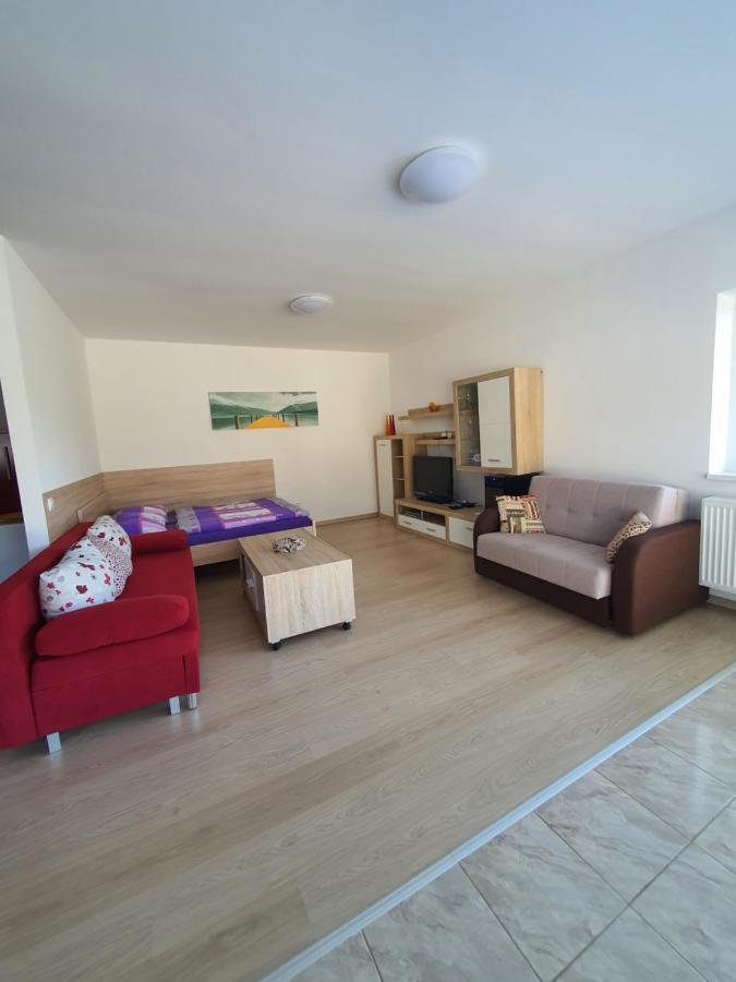 Apartman Kurdejov Hustopeče エクステリア 写真