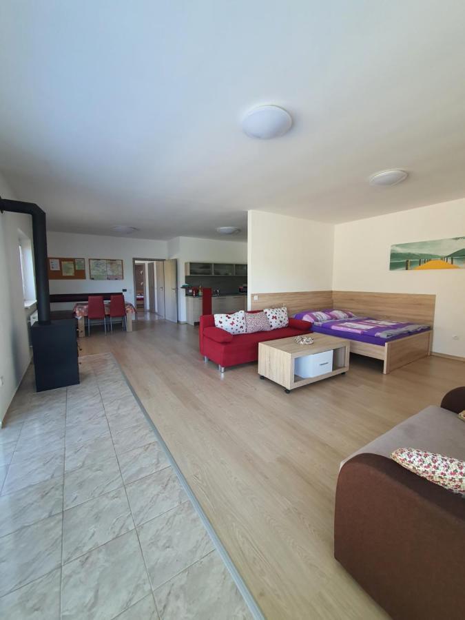 Apartman Kurdejov Hustopeče エクステリア 写真