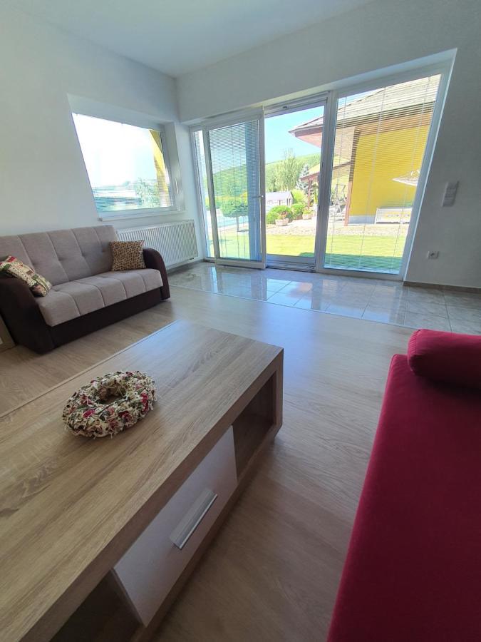 Apartman Kurdejov Hustopeče エクステリア 写真