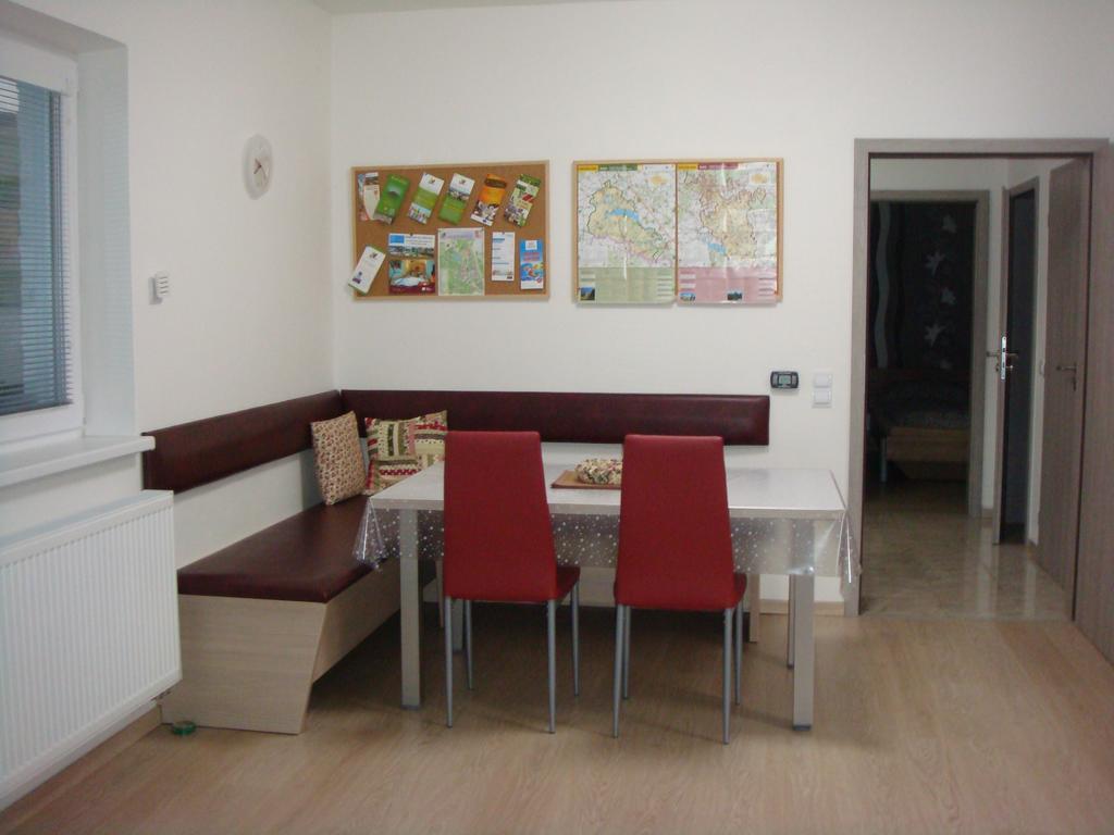 Apartman Kurdejov Hustopeče エクステリア 写真