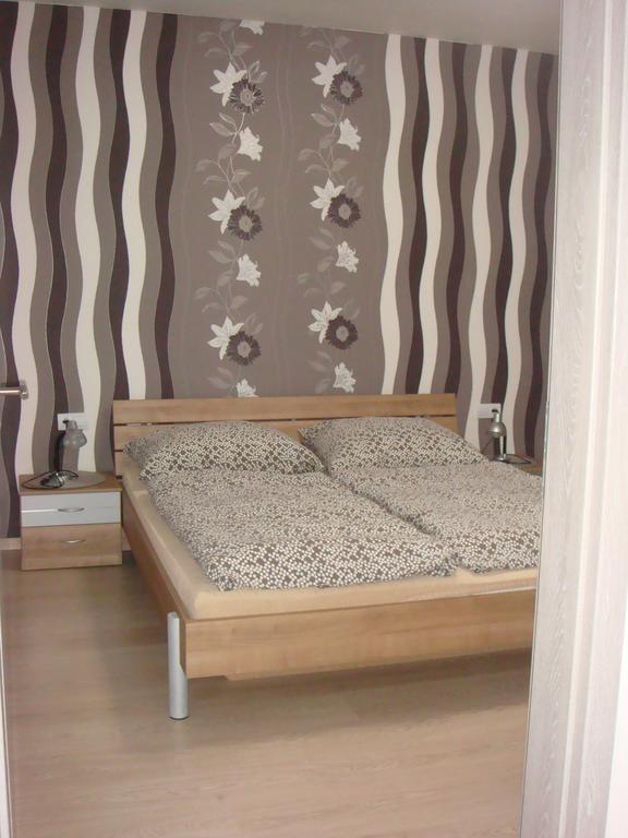 Apartman Kurdejov Hustopeče エクステリア 写真